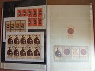 Briefmarken Album mit DDR Briefmarken und Kleinboegen. - Siegelsbach