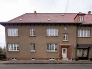 Listenpreis 395.000,00 € - Geräumiges Stadthaus in Malchin - 2 große Wohnungen, gepflegtes Grundstück mit Sitzecke und Garage - Malchin