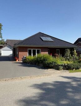 Freistehender Bungalow 2018, ca. 124 qm Wfl. (Ausbaureserve) auf 1111 qm Grund,mit Nebengebäuden (Werkstatt und Carport/Garage), 3 Terrassen - Niendorf (Stecknitz)