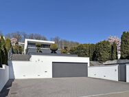 Exklusives puristisches Bauhaus mit Fernsicht und Tiefgarage im Gebiet "Unter den Weinbergen" - Sindelfingen