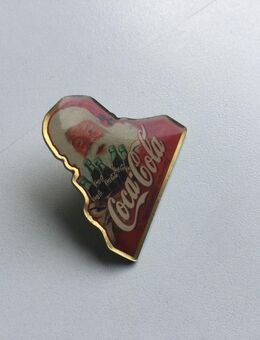 Coca-Cola Santa mit Cokes Vintage Sammler Pin - Fulda