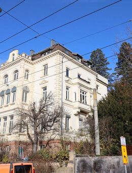 Exklusive Maisonettewohnung mit 2 Bädern, Dachterrasse & Gartenanteil in Altbauvilla - Stuttgart