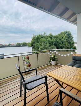 Helle 3-Zimmer Dachgeschosswohnung mit 2 Balkonen und 2 Tiefgaragenstellplätzen in Abensberg! - Abensberg