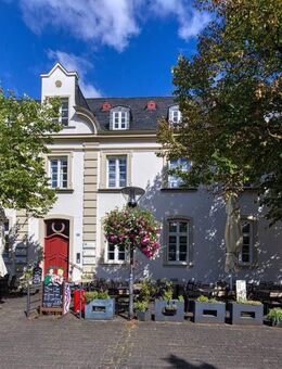 Lechenich barockes Geschäftshaus am Markt - Erftstadt