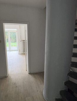 3 1/2 Zimmer-Reihenhaus in Hamburg Schnelsen in der Frohmestraße - Hamburg