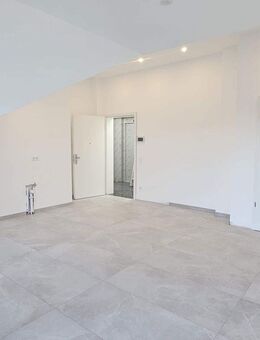 ** Wohnen wie im Urlaub! Elegantes Dachgeschoss mit Sonnenlichtgarantie** - Waldbröl