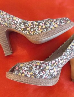 NEU * Ausgefallen * Petit Mille * Fleurs * Blumen * Blüten * Flower- Power * Rockabilly * Plateau * High- Heels * Stilettos * Peep Toes * Pumps * Schuhe "Tamaris" Gr. 37- 38/ 4- 5 * bunt * - Riedlingen