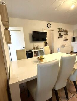 Schöne 4-Zimmer-Wohnung in Essen-Freisenbruch - mit Einbauküche, im charmanten Altbau! - Essen