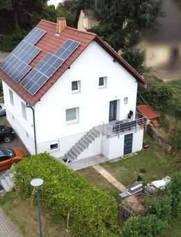 Attraktives Einfamilienhaus mit Photovoltaik, Stellplätzen und Garten - Nalbach