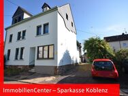 Neun Zimmer im freien, freistehenden Einfamilienhaus in Koblenz - Koblenz