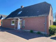 EInfamilienhaus auf großem Grundstück mit Bauland und Potential - Seedorf (Landkreis Segeberg)