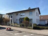 EXKLUSIVE, SEHR SCHÖNE UND GUT AUSGESTATTETE 3,5-ZIMMER-WOHNUNG MIT TERRASSE UND STELLPLATZ ZENTRAL IN SCHRIESHEIM ZU VERMIETEN - Schriesheim