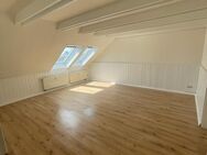 Sehr schöne helle Wohnung im DG - Chemnitz