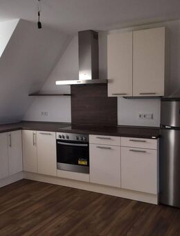 großzügige 3-Zimmer-Whg. mit Einbauküche - Erlangen