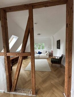 Helle 4-Zimmer-Dachgeschosswohnung mit Wintergarten - Zeitmietvertrag (6 Monate) - Kleinmachnow