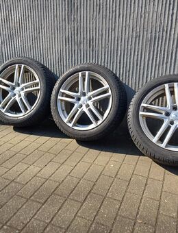 Goodyear - Winterkomplettradsatz - 215/50 R18 92V - Essen