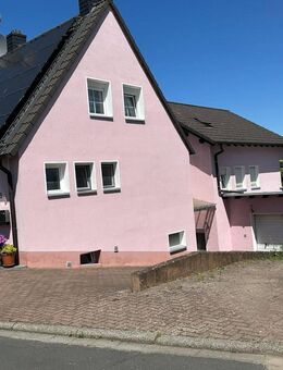 Traumhaftes Einfamilienhaus in direkter Feldrandlage mit viel Platz und Charme - Alzenau