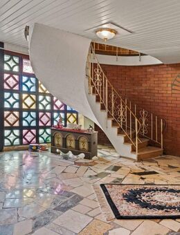 Einfamilienhaus mit Sanierungsbedarf auf außergewöhnlichem Grundstück in Toplage - Schriesheim