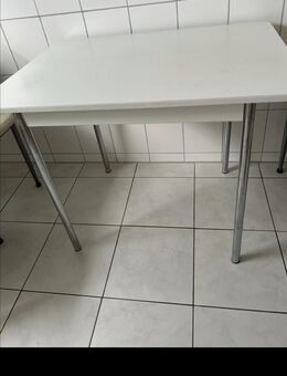 Tisch mit weißer Platte - Dortmund