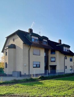 FÜRTH-STADELN: GROSSZÜGIGE 3-ZI-DG-ETW MIT KACHELOFEN, WINTERGARTEN, DACHLOGGIA UND EINZELGARAGE - Fürth