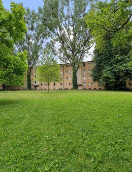 Parkstadt Bogenhausen - Ensembleschutz /Familienwohnung mit Balkon - urbanes Wohnen in ruhiger Lage - München