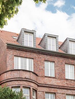 Blick in die Herrenhäuser Gärten: Hochwertige 2 bis 3-Zimmer-Wohnung mit Balkon, Aufzug und Gäste-WC - Hannover