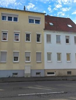 Gepflegtes Mehrfamilienhaus mit 3 vermieteten Wohneinheiten in zentraler Lage von Albstadt-Tailfingen - Albstadt