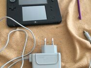 Nintendo 2DS Konsole mit Ladekabel - Berlin