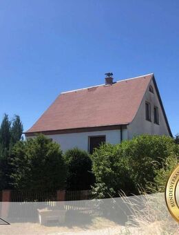 Charmantes Einfamilienhaus mit schönem Garten in grüner Umgebung - Stößen