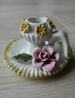 Italienische Keramik: Leuchter mit Blumen, Relief, Kerzenhalter, Kerzenständer, Kerzenleuchter, filigran, Bassano, Vintage, Retro 5,- - Flensburg