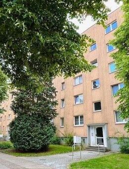 In Ruhiger Lage mit Waldnähe 3-Raum Wohnung mit Balkon und Bad mit Fußbodenheizung - Schwerin