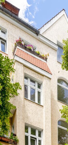 3-Zimmer-Altbauwohnung mit Balkon! Anlageobjekt in top gefragter Kiezlage