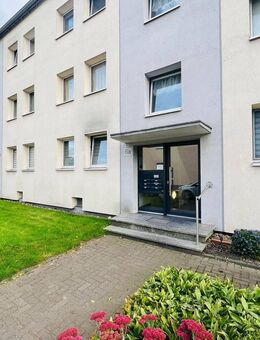 KERNSANIERT 2022! _ 3-RAUM-WOHNUNG MIT DUSCH-BAD UND SÜD-BALKON! _ MALERARBEITEN ERFORDERLICH! - Duisburg