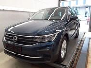 VW Tiguan, 1.5 TSI Move, Jahr 2023 - Lehrte