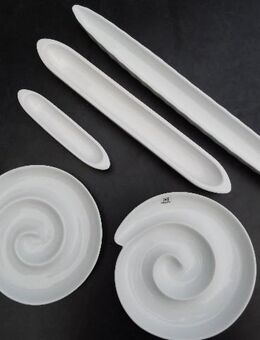Spiralschalen Olivenschiffchen Galzone Denmark Porzellan 5 weiße Servierschalen zu. 9,- - Flensburg