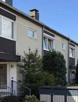 Solides Reihenmittelhaus mit Keller und Garage in ruhiger Kernlage der Stadt Seelze - Seelze