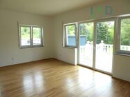 Exklusive 5-Zimmer-Wohnung mit Terrasse, Balkon, Gartenanteil und Garagenstellplatz in Gladenbach - Gladenbach