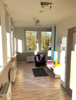 1 Zi Wohnung - modern möbliert an der Stadtgrenze zur ruhigen Seitentraße gelegen - Fürth