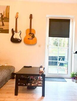Vermietete Anlagewohnung mit Balkon und PKW-Stellplatz zentral in Stollberg!! - Stollberg (Erzgebirge)