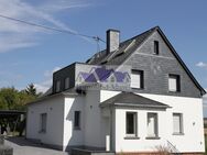 Einfamilienhaus mit 160 m² Wfl, plus Au-pair Whg. 20 m², Garten, Terrasse und Carport - Hetzerath