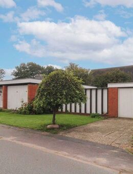 Viel Platz: Gepflegter Bungalow mit Garten, einer Garage und Freistellplatz - Niebüll