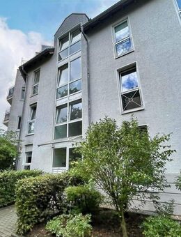 Charmante 3-Zimmer-Wohnung mit Terrasse, nahe der Universität! - Düsseldorf