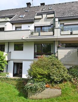 Besonders in Bredeney! Ca. 285 m² Privathausteil mit 6 Mieteinheiten & 7 Garagen in Bestlage - Essen