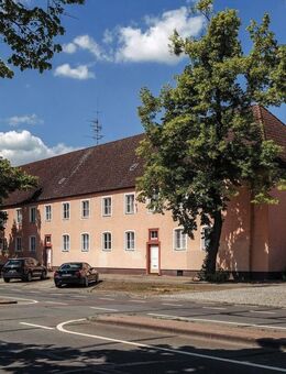 Zentrales Wohnen mit Tageslichtbad // 1.OG links - Wolfsburg
