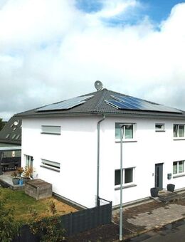 Design-Stadtvilla der Extraklasse - Luxusambiente, Wellness-Sauna & A+ Energieeffizienz, sofort frei - Schmalenberg