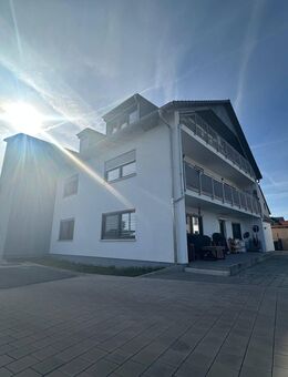 Kapitalanlage in Großhabersdorf ~ Provisionsfrei ~ großzügige 3 Zi-ETW ~ Kfz-Stellplatz ~ gute solvente Mieter! - Großhabersdorf