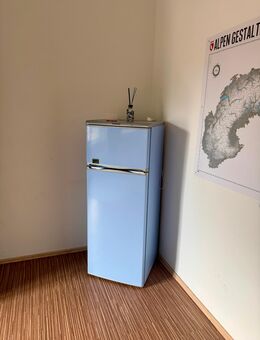 Kühlschrank hellblau (Kühl-/Gefrierkombination, im stilechten Retro-Design) - Garmisch-Partenkirchen