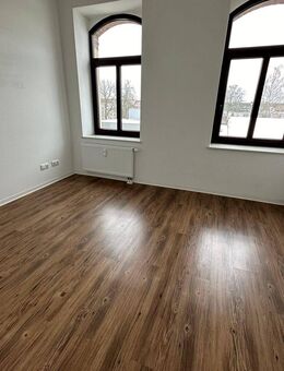 2. OG mit Lift / Balkon / Wanne + Dusche / große Küche u.v.m. - Chemnitz