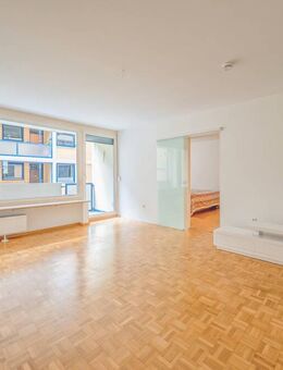Juwel im Univiertel! Ruhige 2-Zi-Wohnung mit gr. Loggia! 64m²! Top-Ausstattung! - München