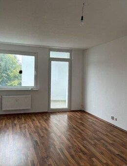 Schöne 2,5 Zimmer Wohnung mit Balkon - Kiel
